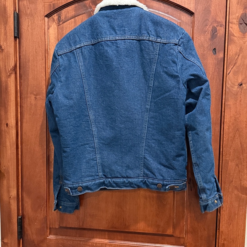 Wrangler Blue Denim Jacket with White Sherpa Collar - Picture 5 of 6